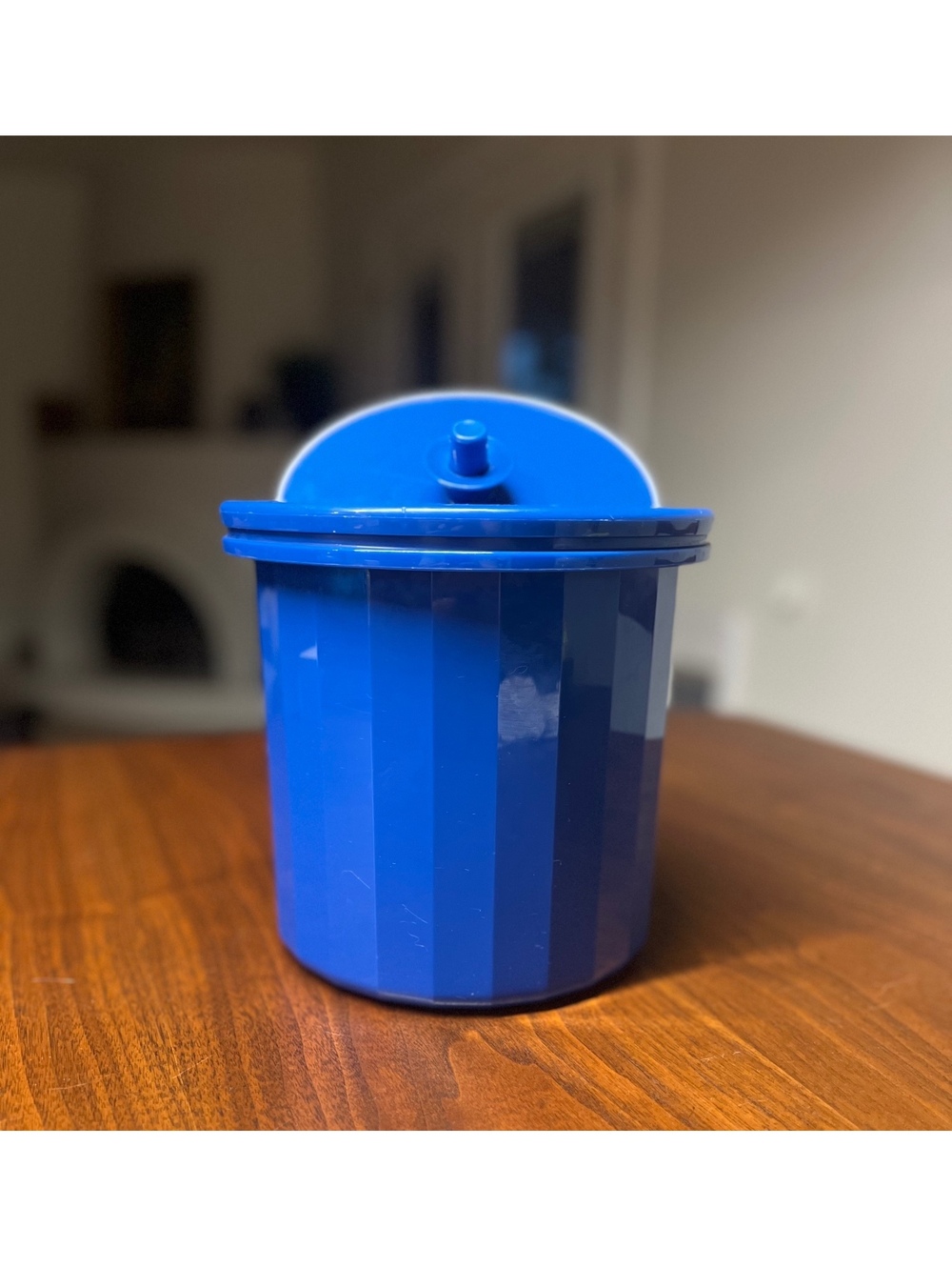 Tupperware Blue Insulated Ice Bucket 1683 Push Button Lid